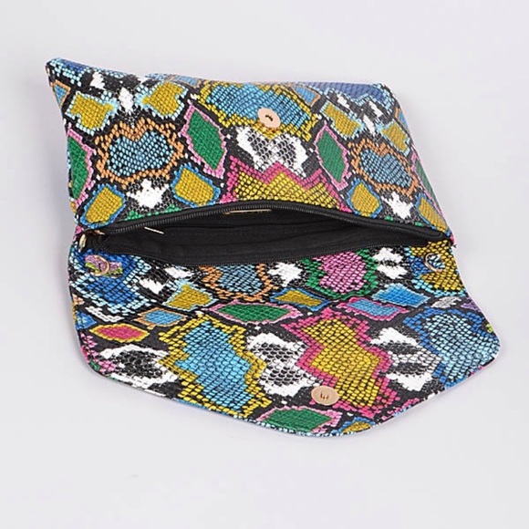 Faux Snake Skin Clutch Handbag - Picture 5 of 5